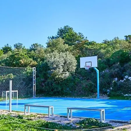 Near The Beaches *