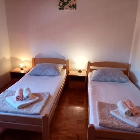 Apartment Near The Beaches